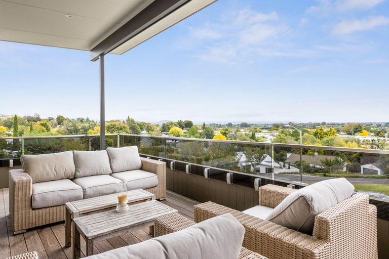 Photo of property in 9 Iona Road, Havelock North, 4130