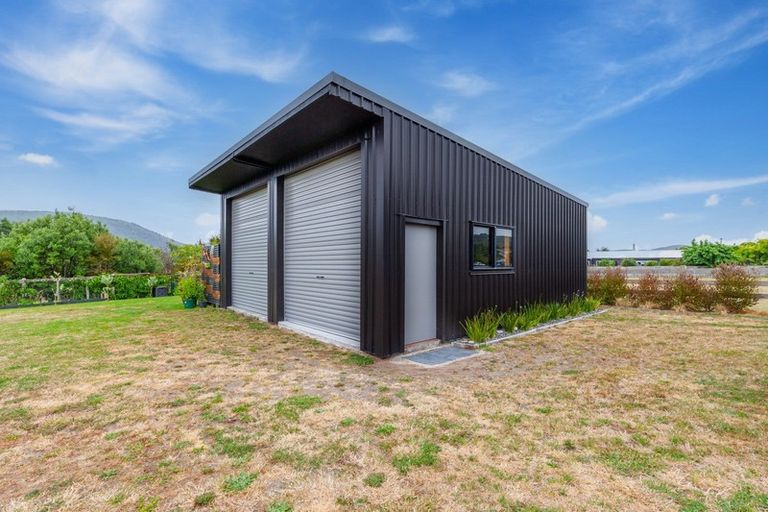Photo of property in 133 Lisland Drive, Kinloch, Taupo, 3377