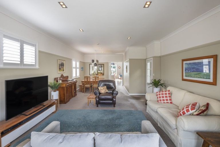 Photo of property in 17 Pitt Street, Wadestown, Wellington, 6012