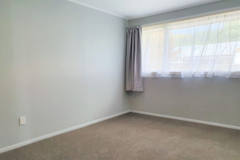 Photo of property in 21a Bauchop Road, Waterloo, Lower Hutt, 5011