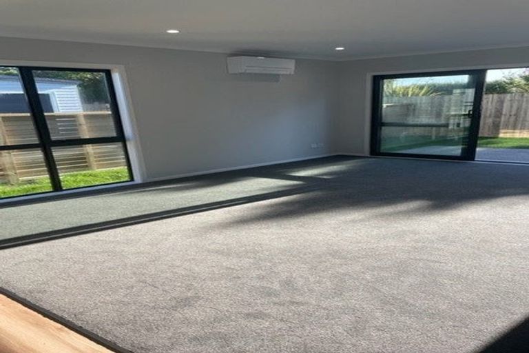 Photo of property in 24 Koru Loop, Paraparaumu, 5032