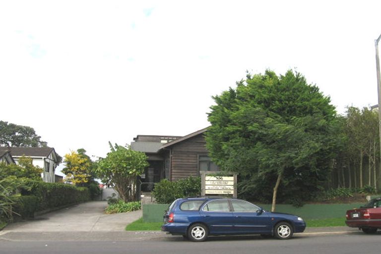 Photo of property in 106a Mokoia Road, Birkenhead, Auckland, 0626