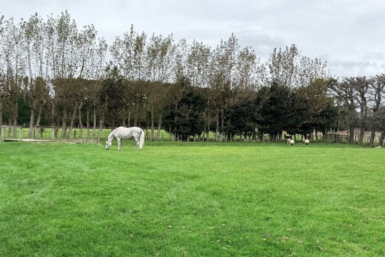 Photo of property in 28 Arcus Road, Te Horo, Otaki, 5582