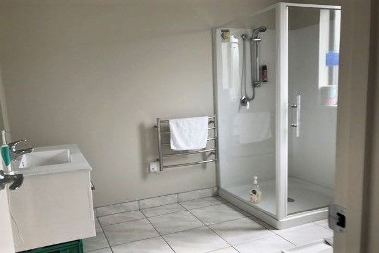 Photo of property in 10 Grassmere Street, Papanui, Christchurch, 8052