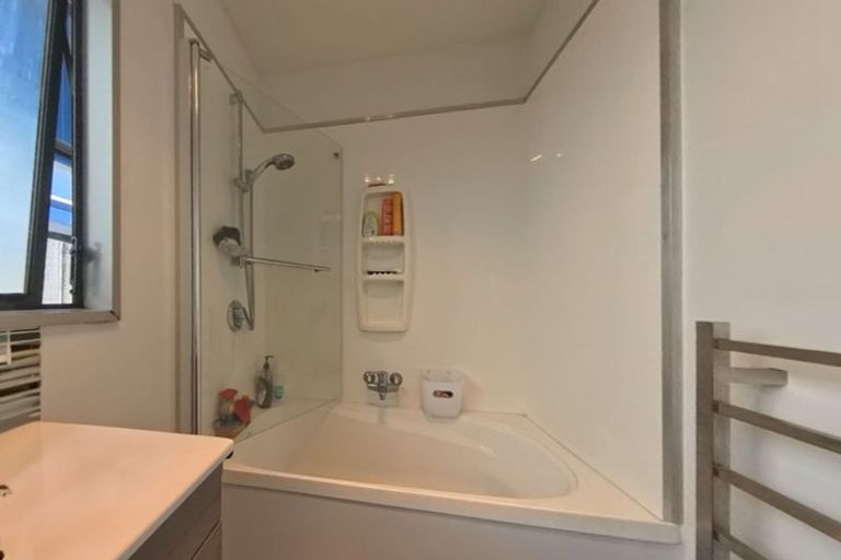 Photo of property in 17 Hutcheson Street, Sydenham, Christchurch, 8023