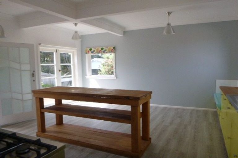 Photo of property in 33 Toi Street, Otaki Beach, Otaki, 5512