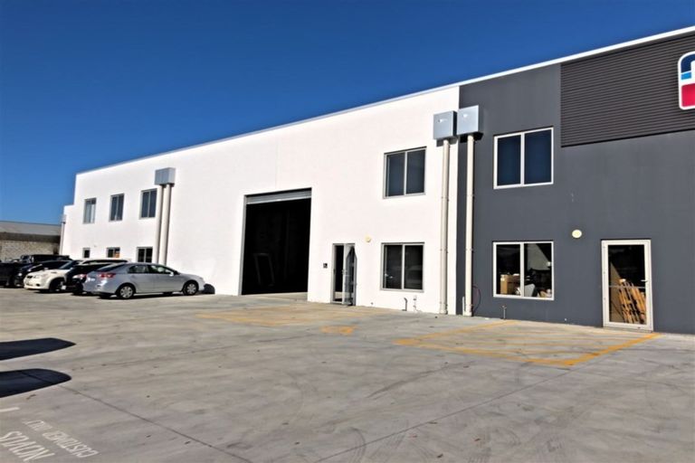 Photo of property in 8 Lismore Street, Strandon, New Plymouth, 4312