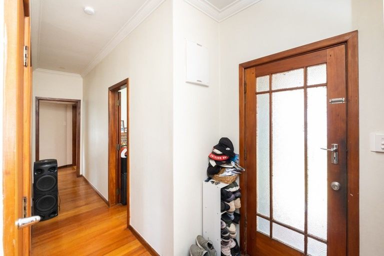 Photo of property in 4 Williamson Road, Clive, 4102