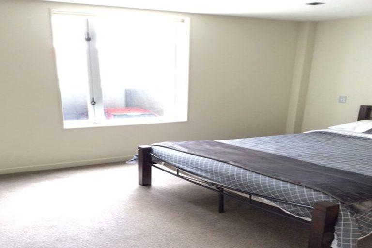 Photo of property in Piermont Apartments, 1b/82 Cable Street, Te Aro, Wellington, 6011