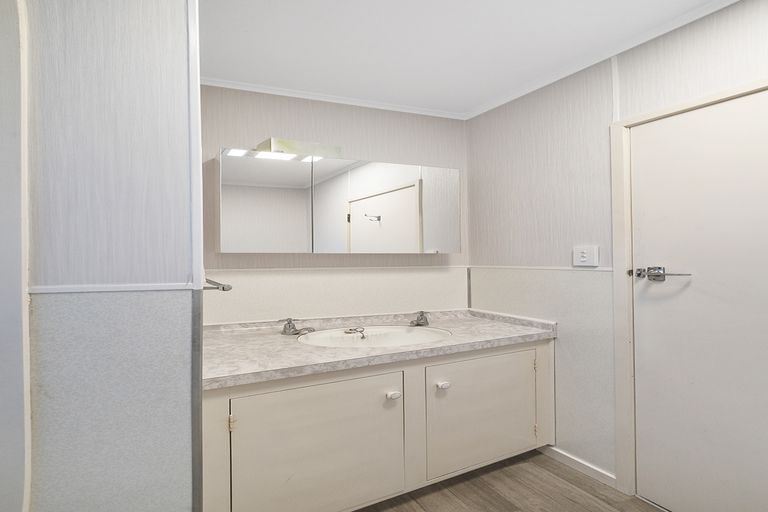 Photo of property in 3a Clare Street, Cambridge, 3434