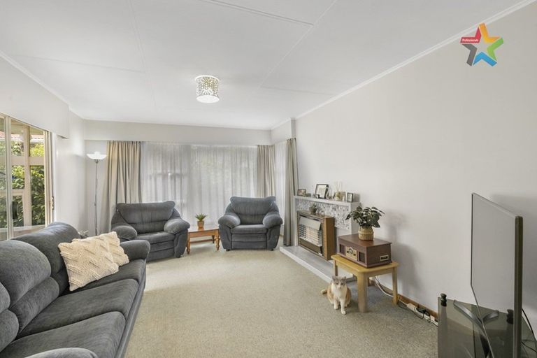 Photo of property in 15 Momona Street, Wainuiomata, Lower Hutt, 5014