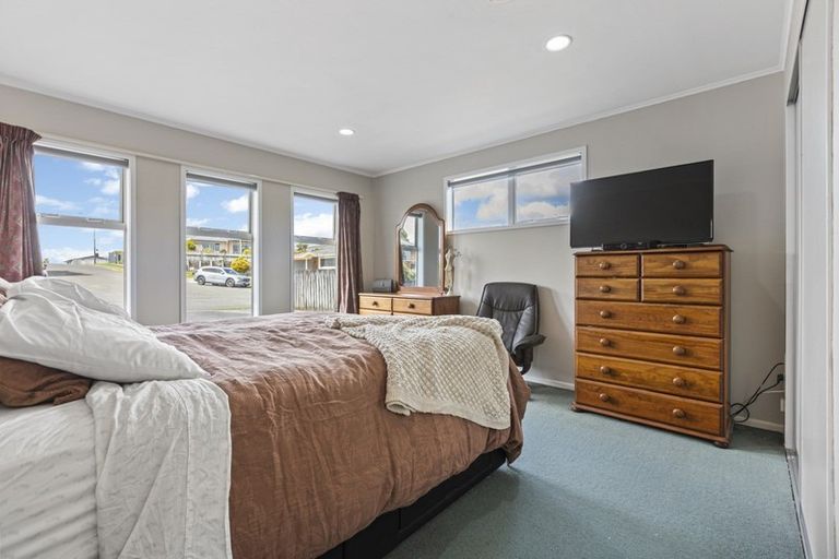 Photo of property in 10 Bandon Grove, Bell Block, New Plymouth, 4312