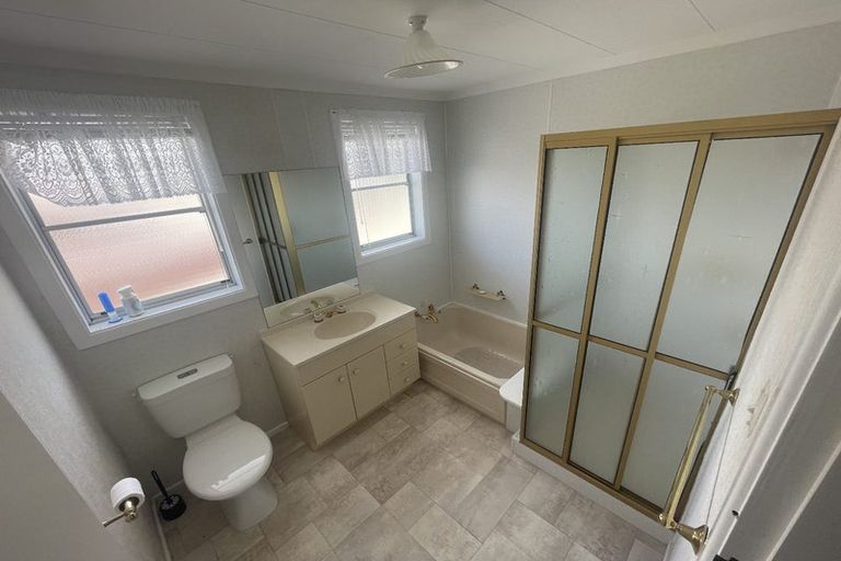 Photo of property in 32 Rangituhi Crescent, Takapuwahia, Porirua, 5022