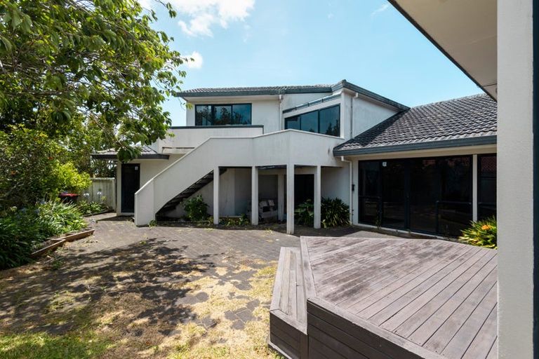 Photo of property in 20 Gillard Place, Eastern Beach, Auckland, 2012