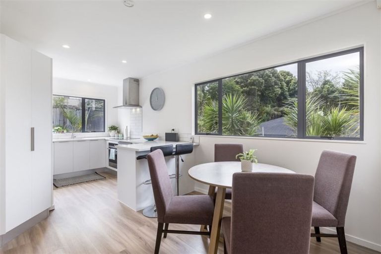 Photo of property in 1/9 Ellenbury Place, Stanmore Bay, Whangaparaoa, 0932