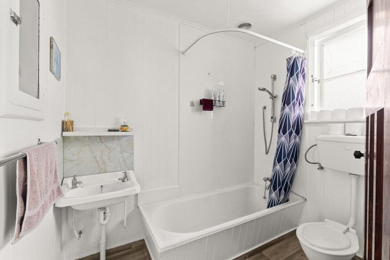 Photo of property in 22 Bell Street, Marton, 4710