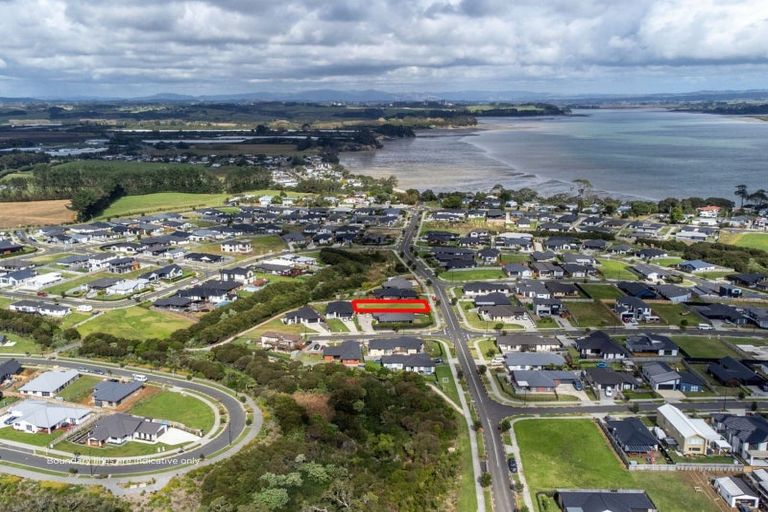 Photo of property in 18 Dame Nganeko Drive, Glenbrook, 2681