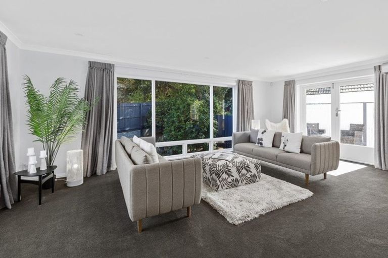 Photo of property in 2 Tio Tio Road, Miramar, Wellington, 6022