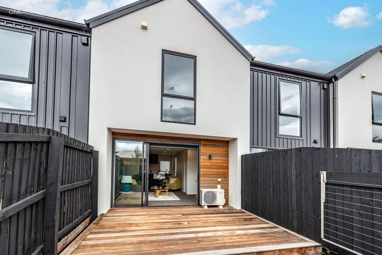 Photo of property in 11/27 New Brighton Road, Shirley, Christchurch, 8061