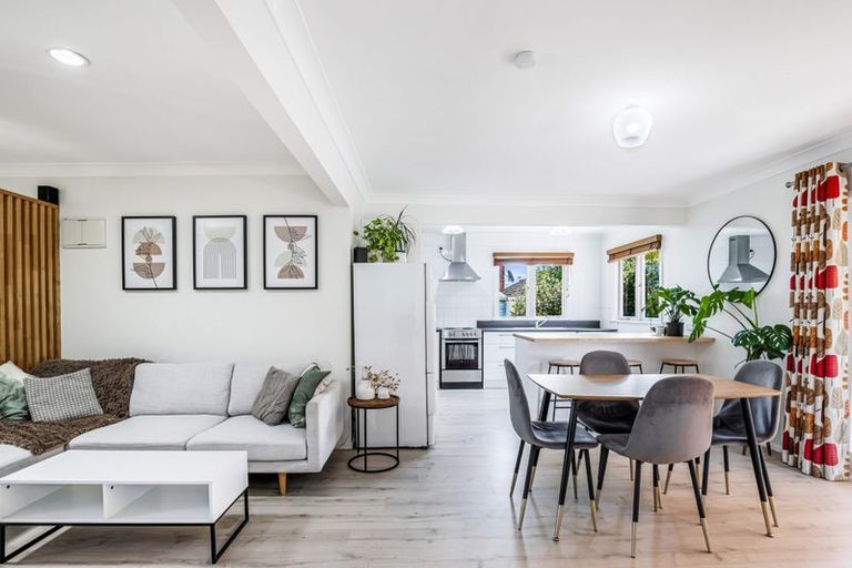 Photo of property in 1b Titoki Street, Te Atatu Peninsula, Auckland, 0610