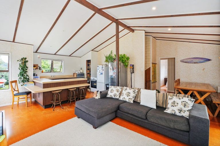 Photo of property in 43 Oyster Drive, Cooks Beach, Whitianga, 3591