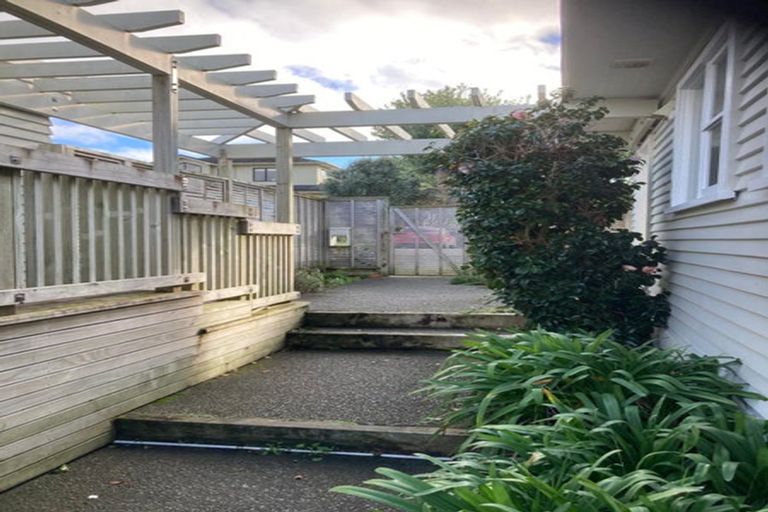 Photo of property in 14 Toru Road, Paraparaumu Beach, Paraparaumu, 5032