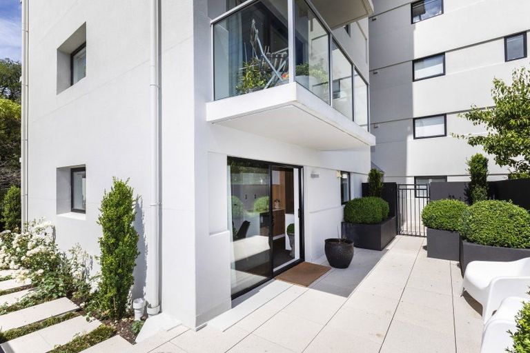 Photo of property in 2/18 Carlton Mill Road, Merivale, Christchurch, 8014