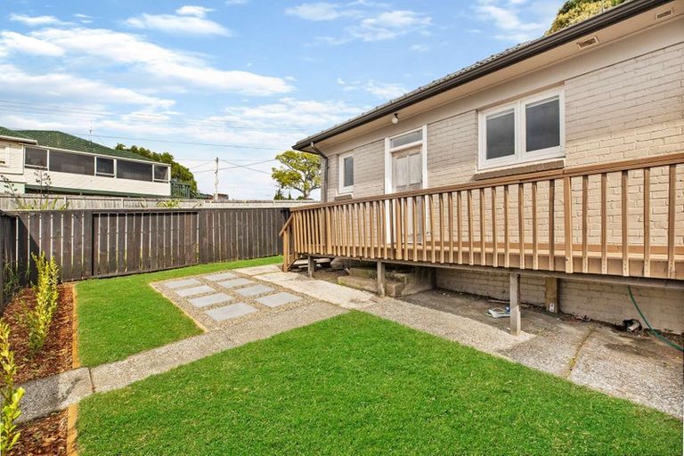 Photo of property in 1/46 West Coast Road, Glen Eden, Auckland, 0602