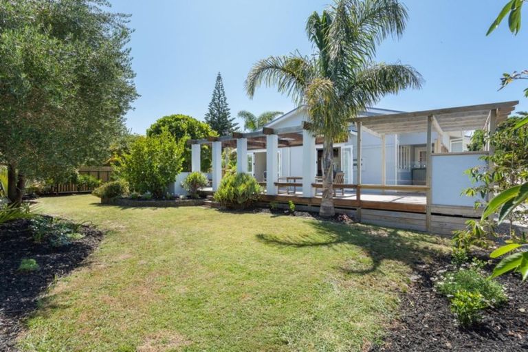 Photo of property in 5 Taylor Road, Papamoa Beach, Papamoa, 3118