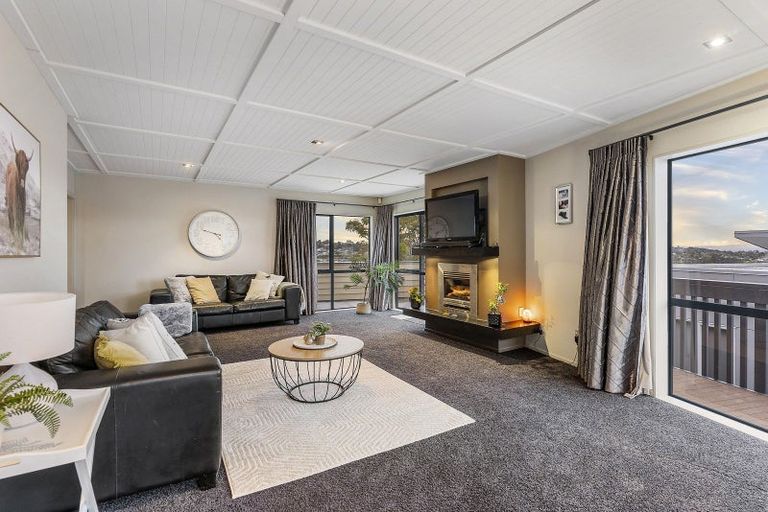 Photo of property in 47 Kittiwake Drive, Schnapper Rock, Auckland, 0632
