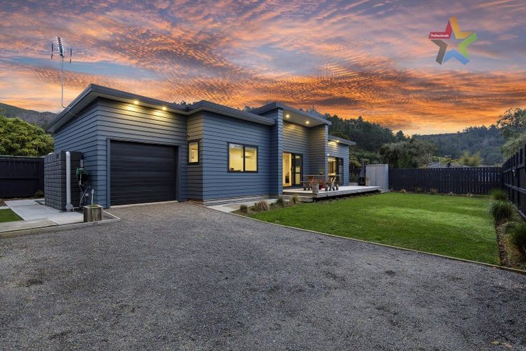 Photo of property in 428a Stokes Valley Road, Stokes Valley, Lower Hutt, 5019