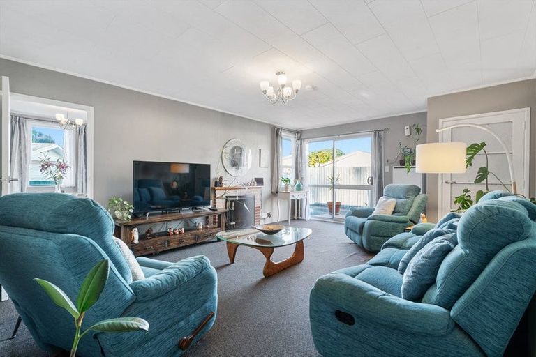 Photo of property in 34 Cramond Drive, Mangere East, Auckland, 2024