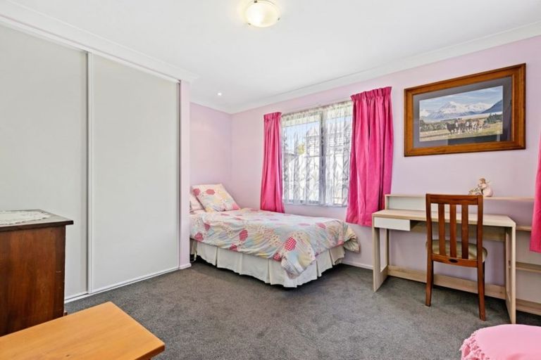 Photo of property in 17 Wairakei Road, Strowan, Christchurch, 8052