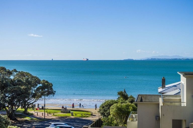 Photo of property in 15 The Strand, Takapuna, Auckland, 0622