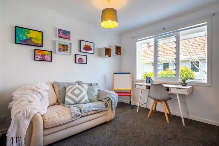 Photo of property in 40 Verran Road, Birkdale, Auckland, 0626