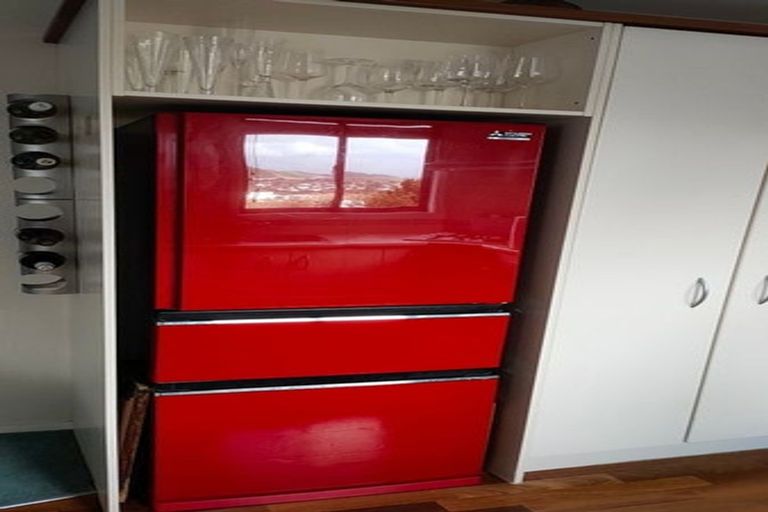 Photo of property in 295 Main Road, Tawa, Wellington, 5028