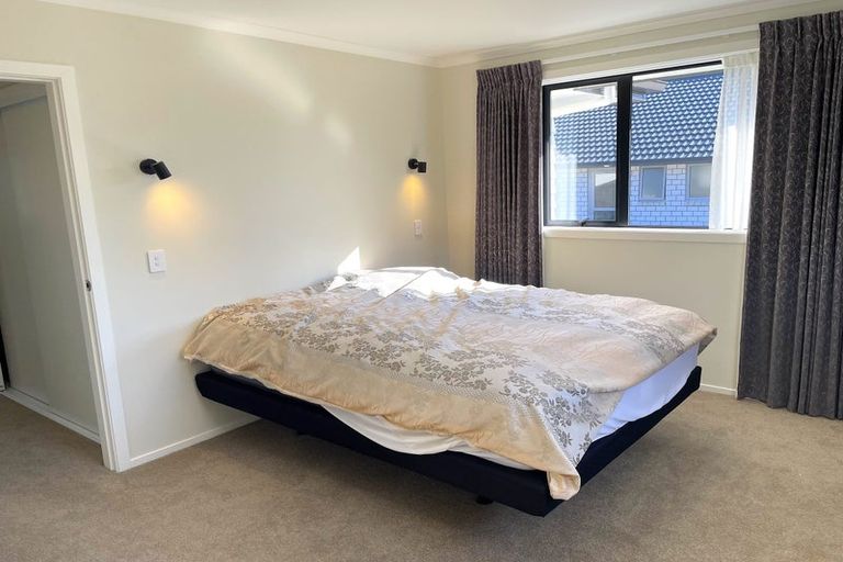 Photo of property in 104 Melksham Drive, Churton Park, Wellington, 6037