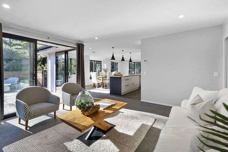 Photo of property in 8 Matau Lane, Ferndale, New Plymouth, 4310
