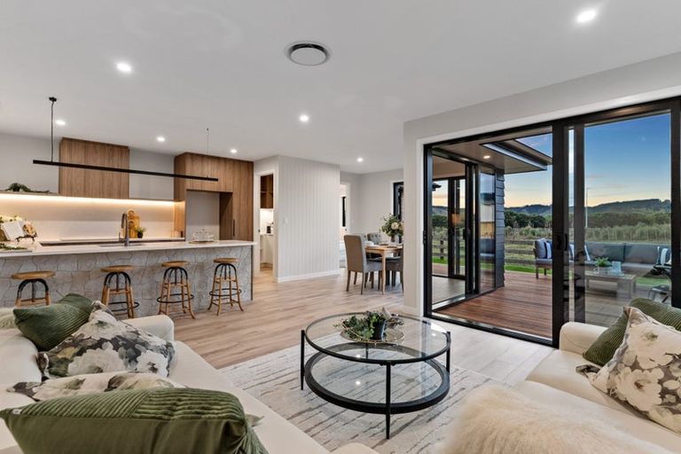 Photo of property in 4 Nau Mai Road, Clevedon, 2582