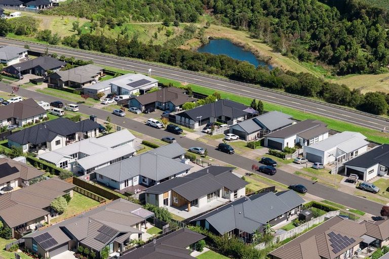 Photo of property in 17 Puhirake Crescent, Pyes Pa, Tauranga, 3112