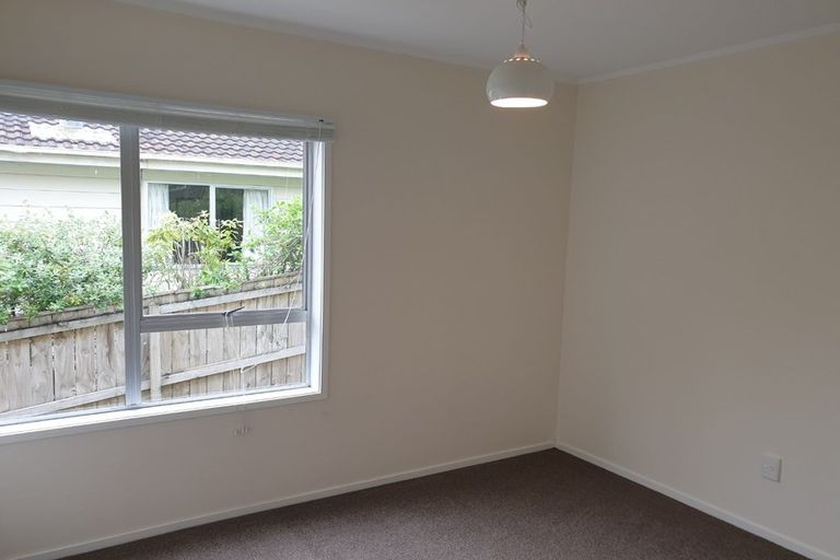 Photo of property in 40 Holt Avenue, Torbay, Auckland, 0630