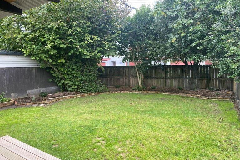 Photo of property in 24 Claudelands Road, Hamilton East, Hamilton, 3216