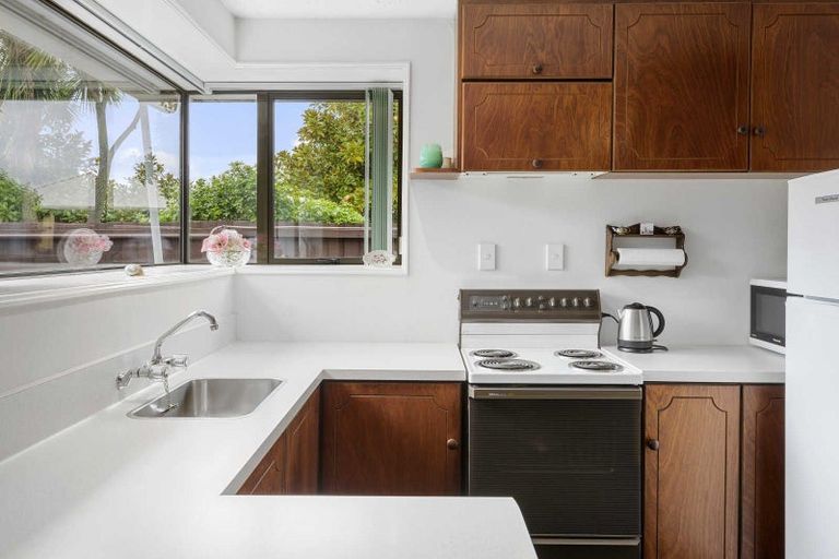 Photo of property in 2/5 Wynand Place, Sockburn, Christchurch, 8042