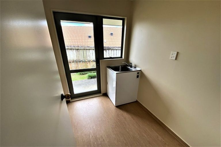 Photo of property in 12 Cretian Crescent, Henderson, Auckland, 0612