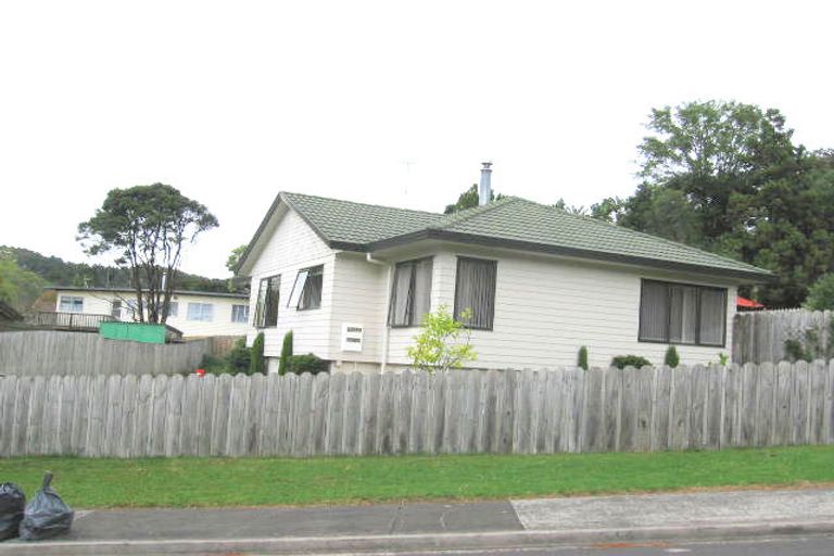Photo of property in 5 John Webster Place, Glen Eden, Auckland, 0602