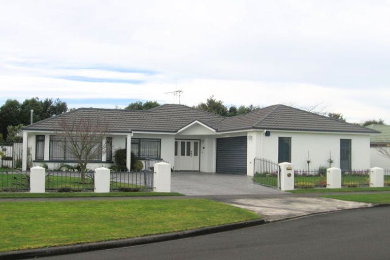 Photo of property in 11 Fernwater Place, Flagstaff, Hamilton, 3210