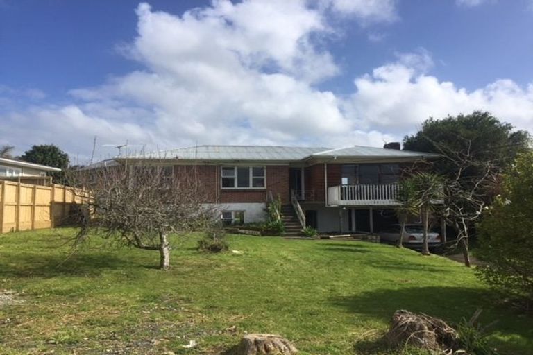 Photo of property in 24 Hepburn Road, Glendene, Auckland, 0602