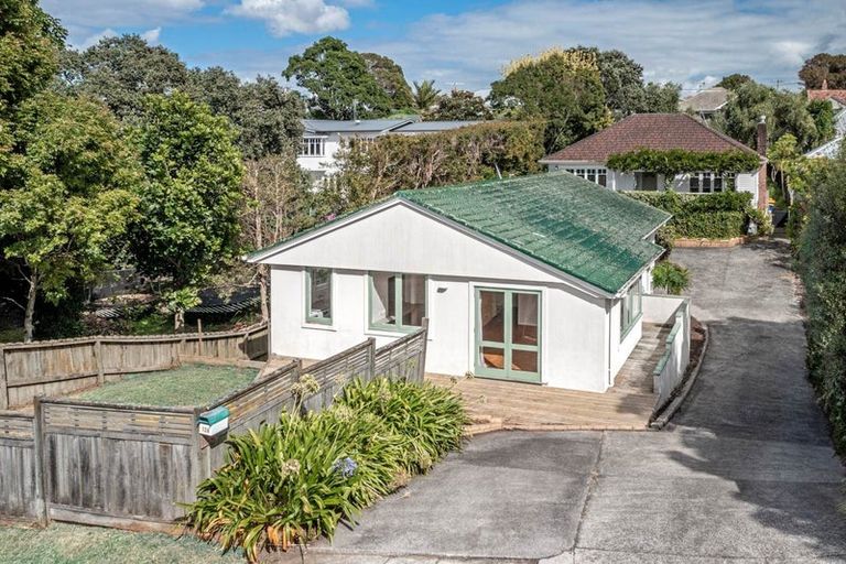 Photo of property in 12a Handley Avenue, Narrow Neck, Auckland, 0624