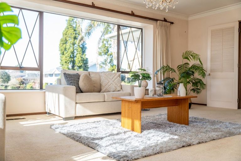 Photo of property in 21 Madill Road, St Andrews, Hamilton, 3200