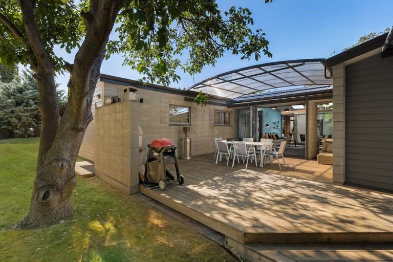 Photo of property in 289 Riverbank Road, Wanaka, 9382